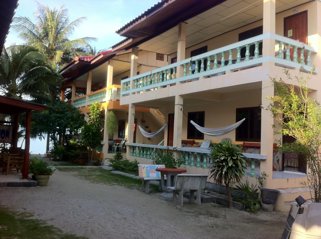 Black & White Bungalows Haad Rin Exterior photo